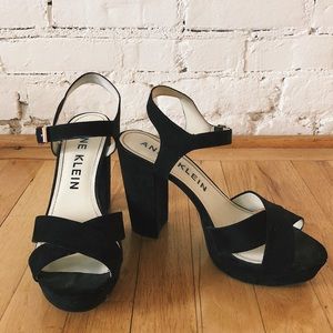 EUC Lalima Black Suede Platform Sandal